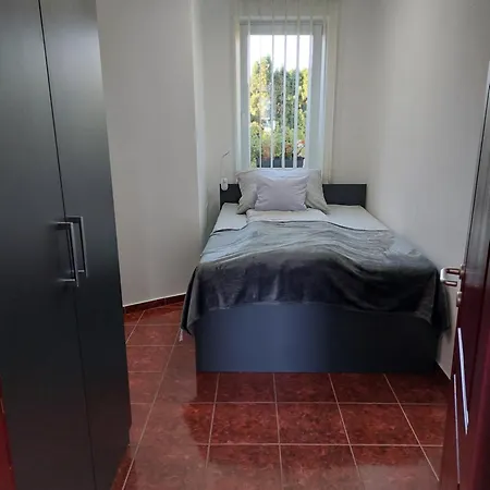 Viragos Lakas Apartment Győr